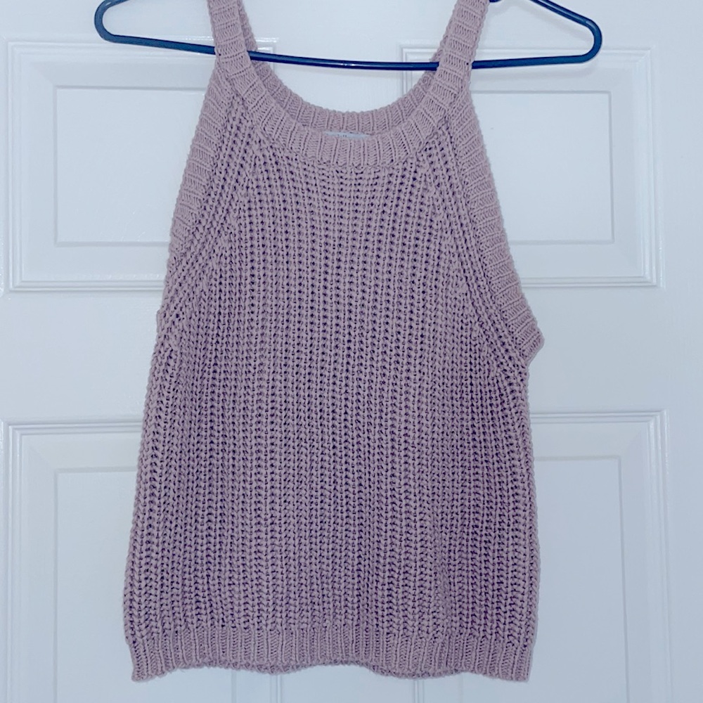 knit grayish/purple tank top!